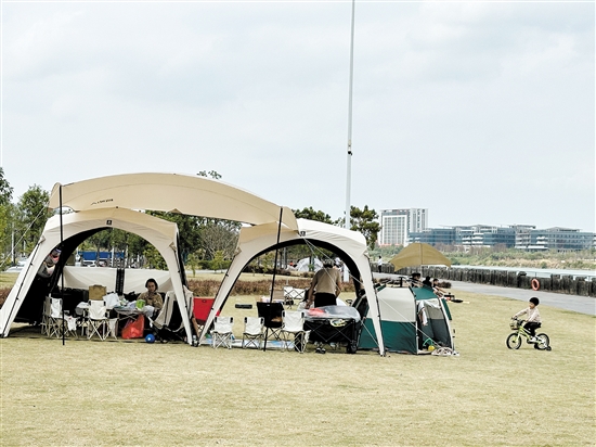 露營成為最受歡迎的春游方式之一。