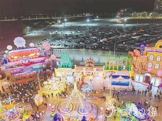 開平構(gòu)建多層級景區(qū)景點(diǎn)集群，農(nóng)文旅融合發(fā)展聯(lián)農(nóng)帶農(nóng)成效明顯。圖為“夢回開平·僑海華韻”夜經(jīng)濟(jì)項(xiàng)目。