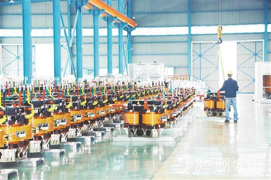 海鴻電氣在創(chuàng)新上不間斷地投入與努力，使其能夠在變壓器領(lǐng)域持續(xù)領(lǐng)跑，成為業(yè)界公認(rèn)的“冠軍”企業(yè)。