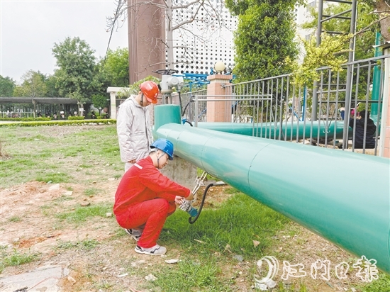 江門能源通過為工業(yè)企業(yè)提供高品質(zhì)蒸汽，為產(chǎn)業(yè)發(fā)展提供“綠色動(dòng)力”。