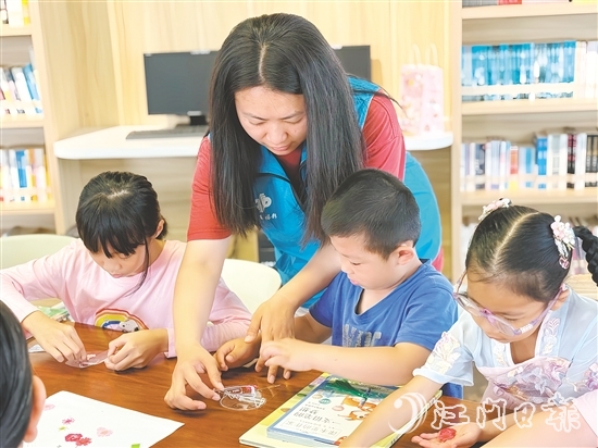 水口鎮(zhèn)新時(shí)代文明實(shí)踐所舉辦“翻開(kāi)一本書(shū)，打開(kāi)一個(gè)世界”主題閱讀活動(dòng)。