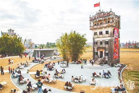 位于赤坎鎮(zhèn)紅溪村委會的“鷹村營地”，不少市民、游客前來享受“慢生活”。