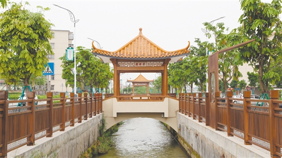 修復后的涼亭成為周邊居民休閑的好去處。