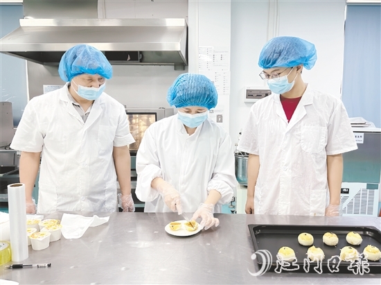 針對消費者對食品健康的要求，旭日蛋品在鴨源的營養(yǎng)或飼養(yǎng)習性上去作出改變，以控制產品脂肪含量。