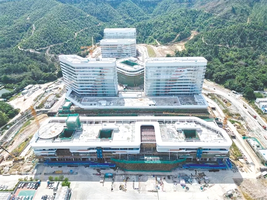 江門市新三甲醫(yī)院建設項目主體結構與外立面裝修已完成。