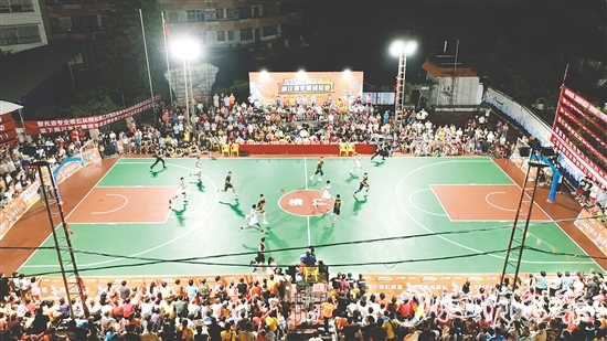 本屆賽事首場比賽為橫江隊(duì)對開平長沙隊(duì)。球員們在場上全力拼搏，奉獻(xiàn)精彩對決。羅霈