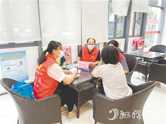 豐雅社區(qū)深化與法院、檢察院的協(xié)作，組建專業(yè)法治宣傳隊，助力化解群眾糾紛。