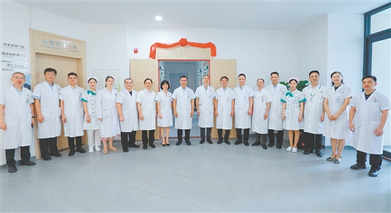 江門市人民醫(yī)院內(nèi)分泌科一體化門診開設(shè)在綜合樓一樓。