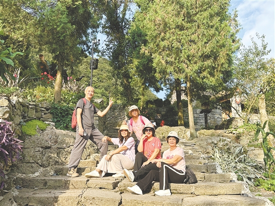 江門春秋國旅的9月收客量預計同比增長20%左右，以中老年群體為主。