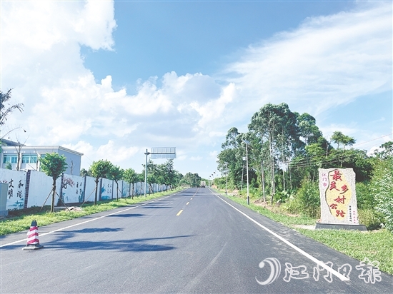 宅梧鎮(zhèn)將農(nóng)文旅產(chǎn)業(yè)融合發(fā)展作為典型鎮(zhèn)建設(shè)的核心引擎。圖為源林大道。
