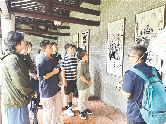 澳門江門青年會組團參觀梁啟超故居。