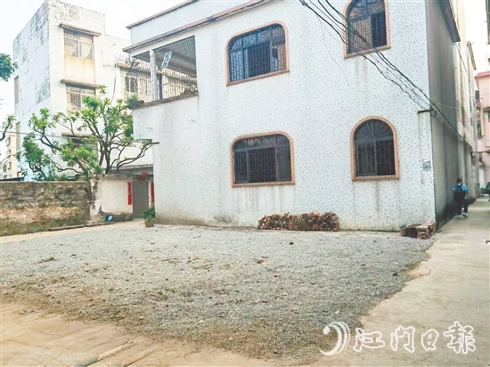 東甲村曾經(jīng)臟亂差的衛(wèi)生死角，如今變成了干凈整潔的空間。