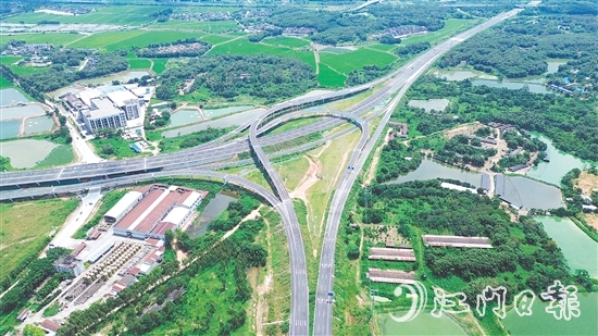 臺(tái)山至開平快速路的建成通車，將進(jìn)一步加強(qiáng)臺(tái)山市與開平市的交通聯(lián)系，助推沿線農(nóng)文旅融合發(fā)展。