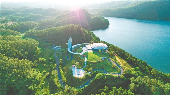 恩平泉林飛行主題館。