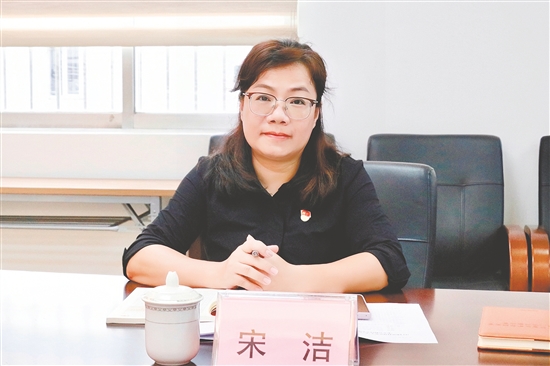 廣東江門幼兒師范高等專科學(xué)校馬克思主義學(xué)院院長(zhǎng)、副教授宋潔