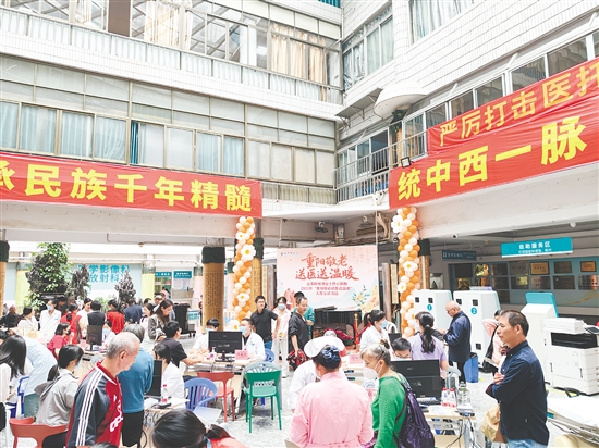 義診現(xiàn)場(chǎng)。