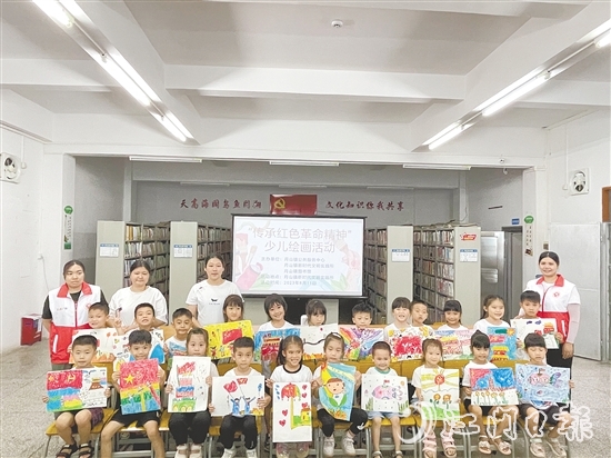 “童”行課堂給學生們提供托管暖心服務。