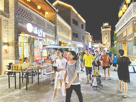 江門古勞水鄉(xiāng)景區(qū)推出夜游免費(fèi)入園活動(dòng)。