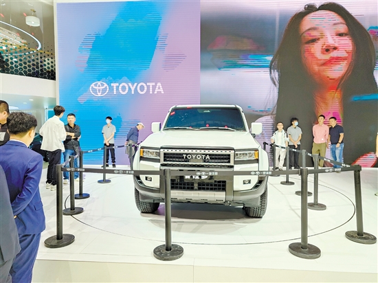 新車復(fù)古外觀方正且硬朗，更加符合年輕消費(fèi)者的審美需求。